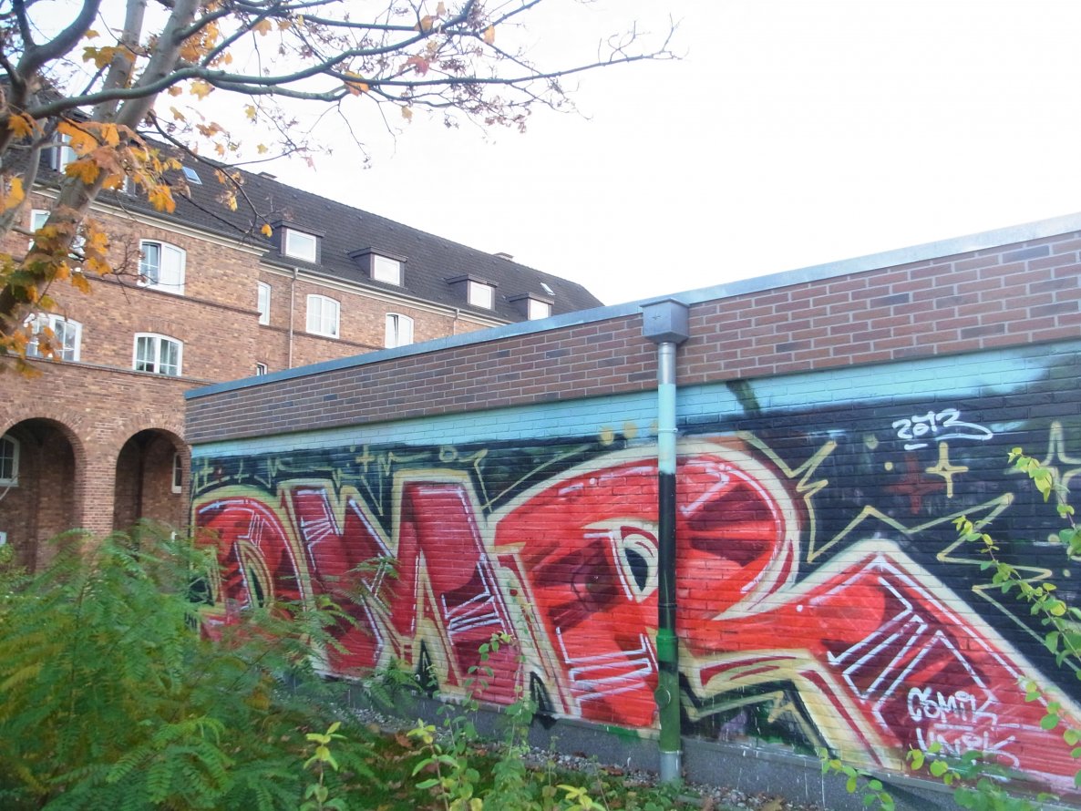 Graffiti Bombing - Photo by staubsauger - Dmr, Rostock