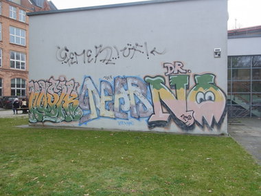 Graffiti Bombing - Photo by staubsauger - Dr.No, Tear, Mosik
