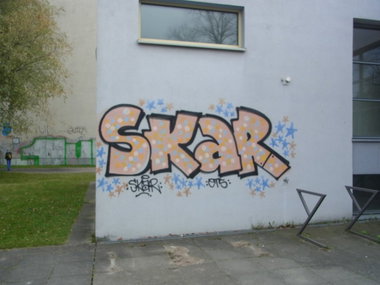Graffiti Bombing - Photo by staubsauger - Skar, Berlin