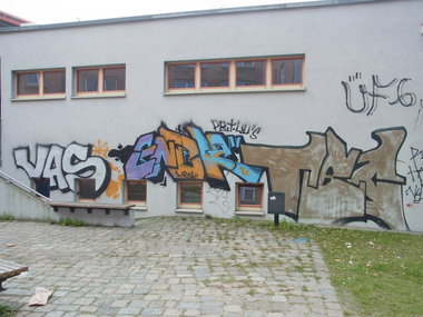 Graffiti Bombing - Photo by staubsauger - Vas, Enok, Tbc
