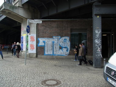 Graffiti Bombing - Photo by staubsauger - Tls, toylets, Berlin