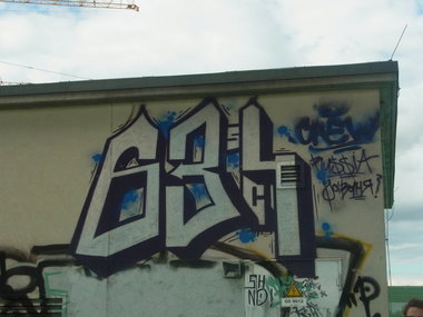 Graffiti Bombing - Photo by staubsauger - 634, berlin