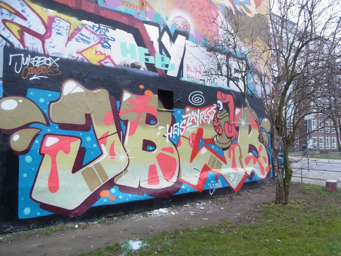 Graffiti Wall - Photo by staubsauger - JBCB, Berlin