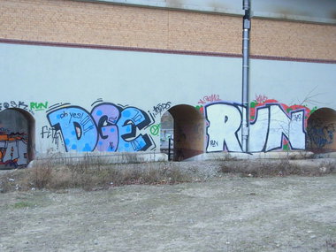 Graffiti Bombing - Photo by staubsauger - dge, run, berlin