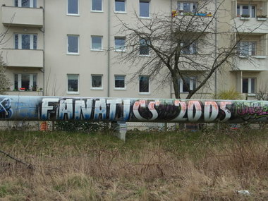 Graffiti Bombing - Photo by staubsauger - FR05, Fanatics, fch