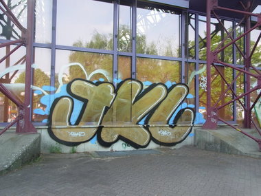 Graffiti Bombing - Photo by staubsauger - jkl, berlin