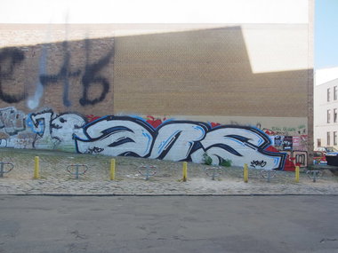 Graffiti Bombing - Photo by staubsauger - ans, rostock