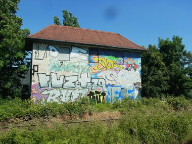 Graffiti Bombing - Photo by staubsauger - ruzt79, ruzd79, bhf