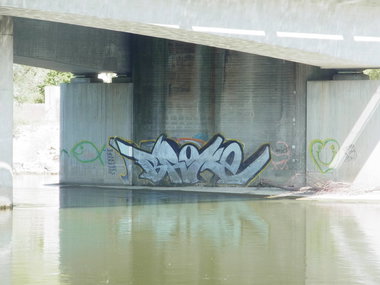 Graffiti Bombing - Photo by staubsauger - Broke, ulm