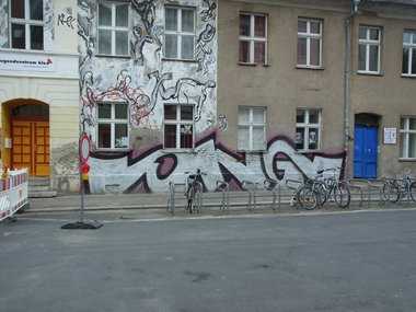 Graffiti Bombing - Photo by staubsauger - ong, greifswald