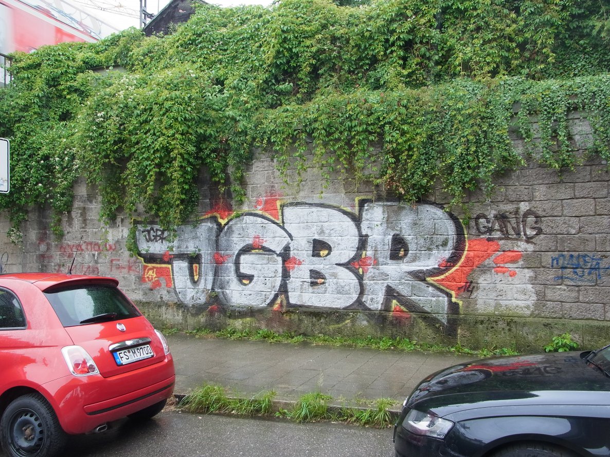 Graffiti Bombing - Photo by staubsauger - jgbr, München