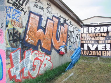 Graffiti Wall - Photo by staubsauger - wu, hgb, tods