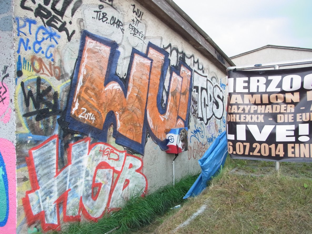 Graffiti Wall - Photo by staubsauger - wu, hgb, tods