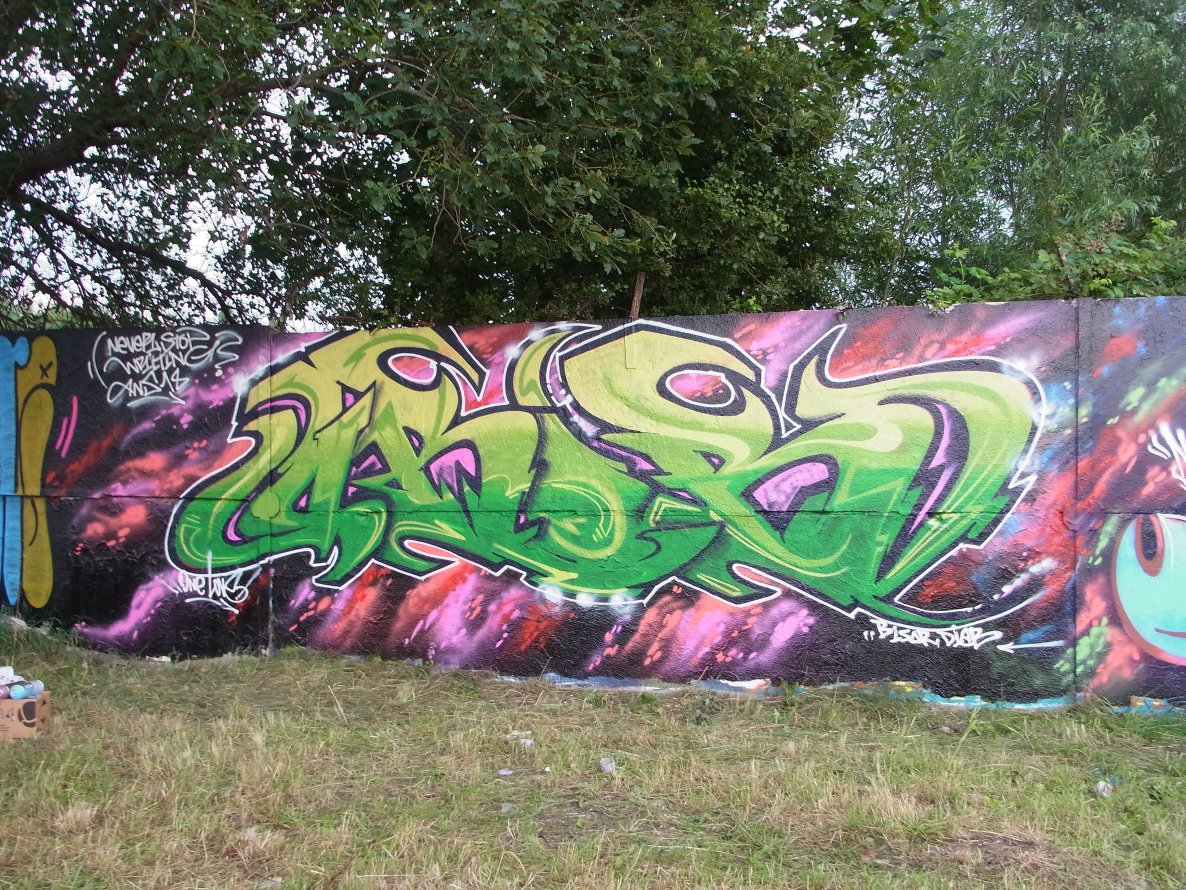 Graffiti Wall - Photo by staubsauger - drob, greifswald