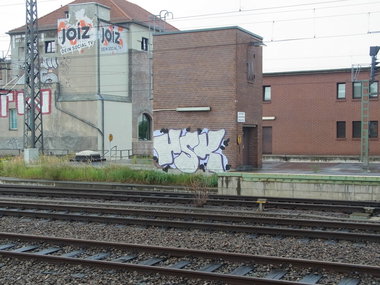 Graffiti Bombing - Photo by staubsauger - hsk, berlin