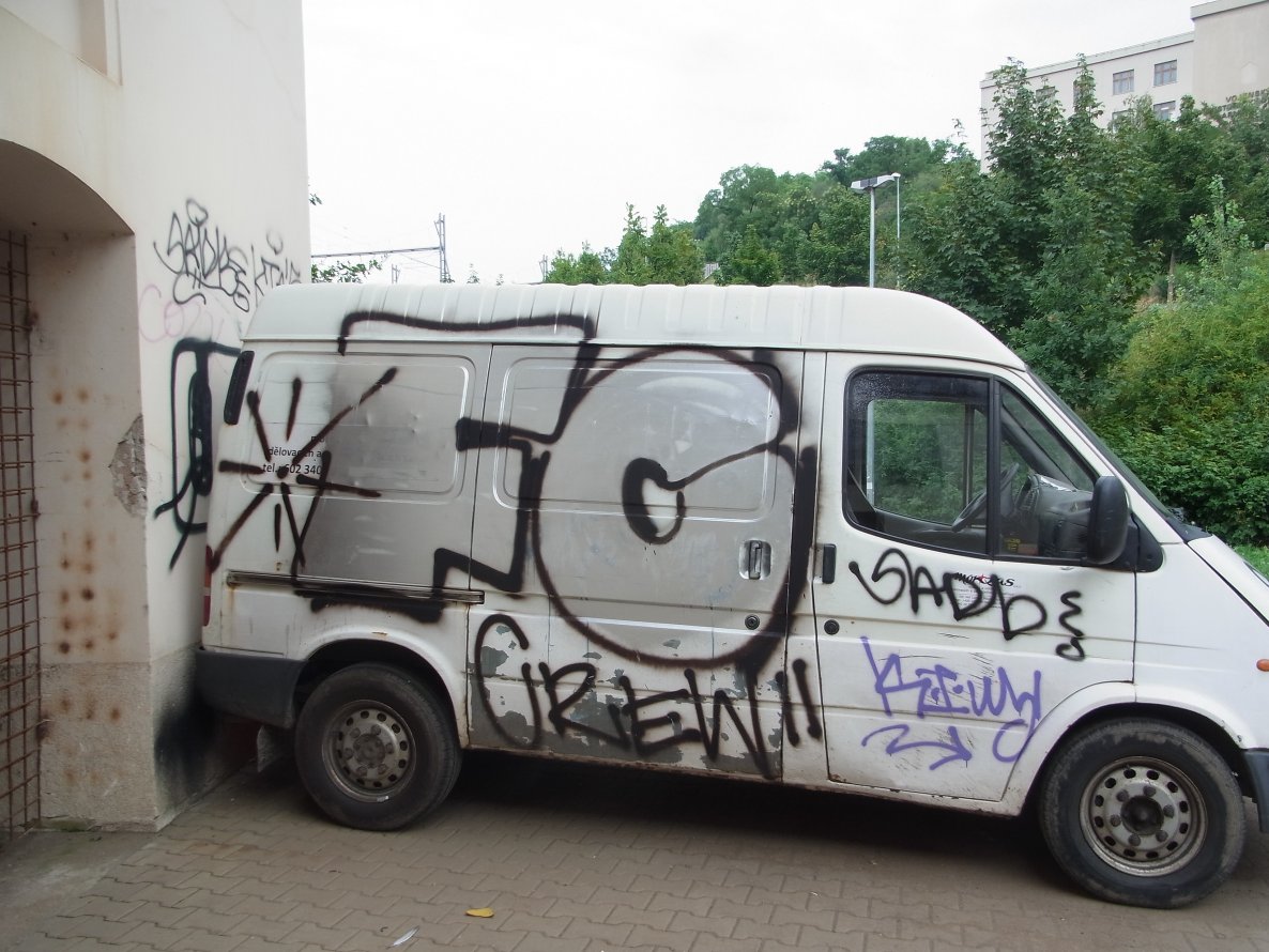 Graffiti Bombing - Photo by staubsauger - fc, prag