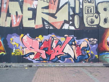 Graffiti Wall - Photo by staubsauger - Sawai, prag
