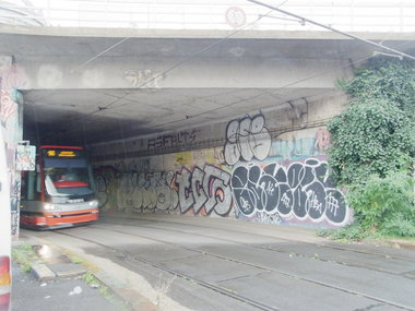 Graffiti Bombing - Photo by staubsauger - tcs, t-ups, prag