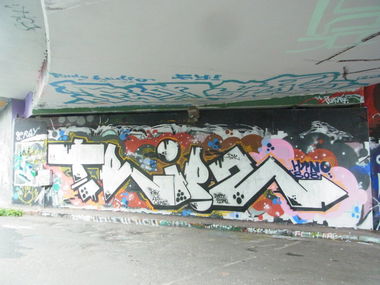 Graffiti Wall - Photo by staubsauger - Tripz, prag