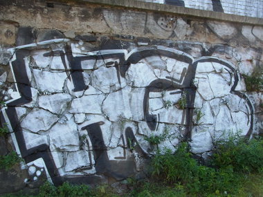Graffiti Bombing - Photo by staubsauger - hgb, prag