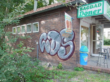 Graffiti Bombing - Photo by staubsauger - wds, Greifswald