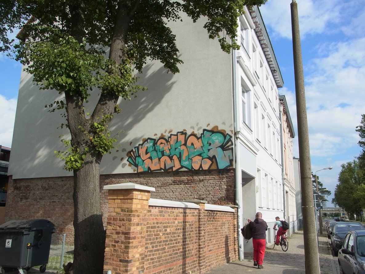 Graffiti Bombing - Photo by staubsauger - sakor, Greifswald