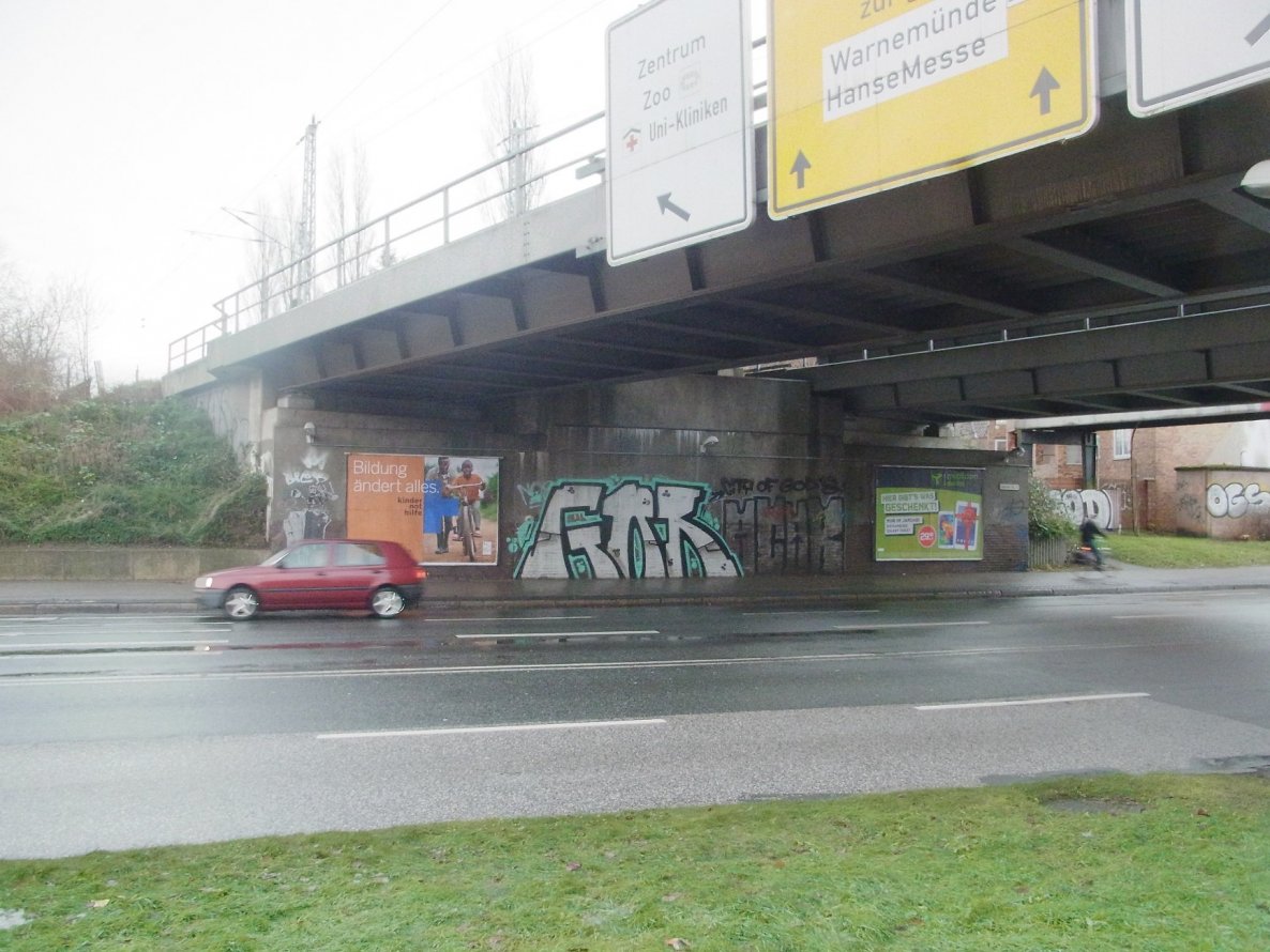 Graffiti Bombing - Photo by staubsauger - GOD, ACAB, Rostock