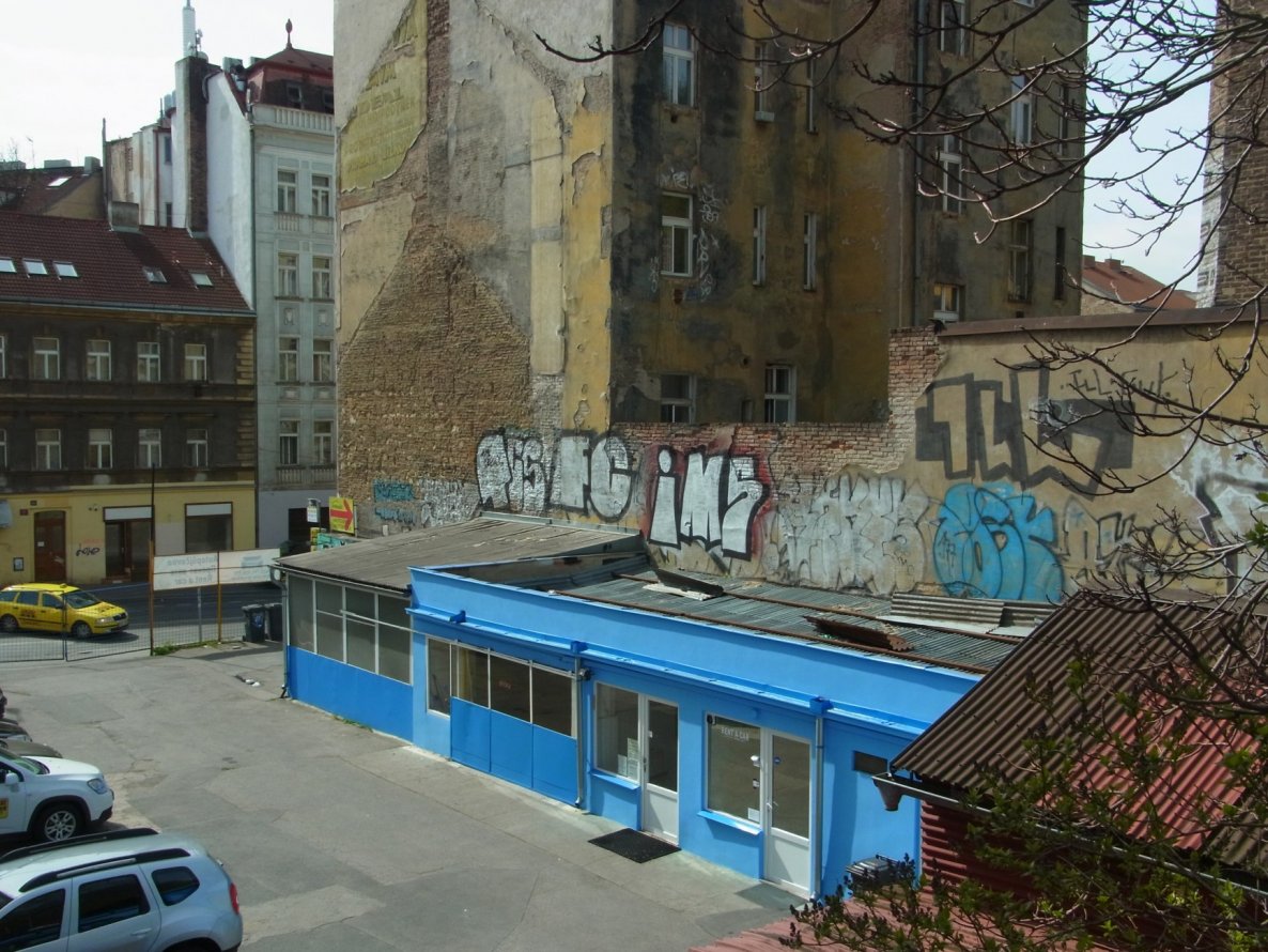 Graffiti Bombing - Photo by staubsauger - FC, IMS, ILL