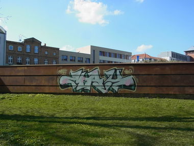 Graffiti Bombing - Photo by staubsauger - MAK, Greifswald