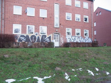 Graffiti Bombing - Photo by staubsauger - Noir, Fc, Hansa