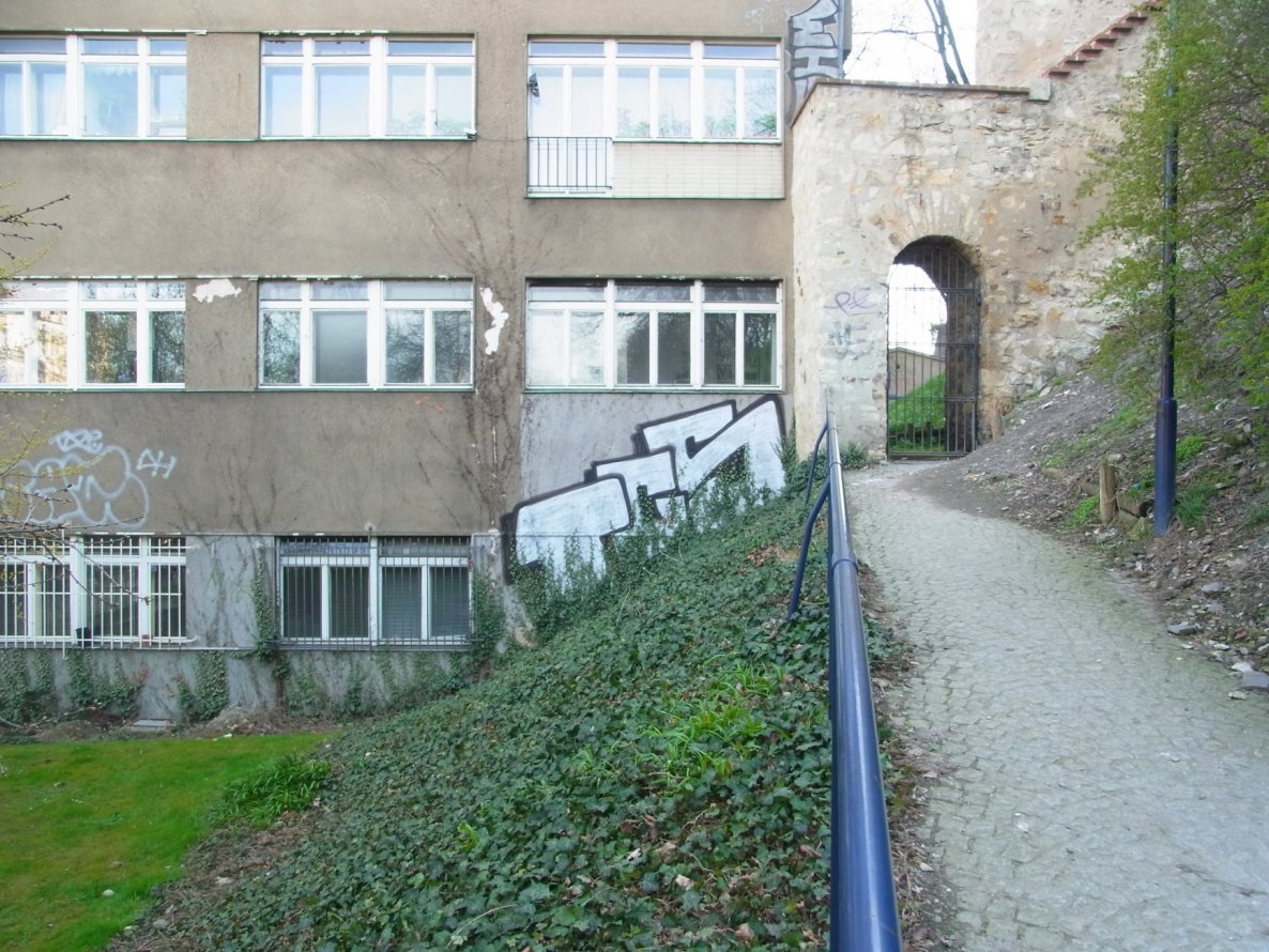 Graffiti Bombing - Photo by staubsauger - TCS, Prag