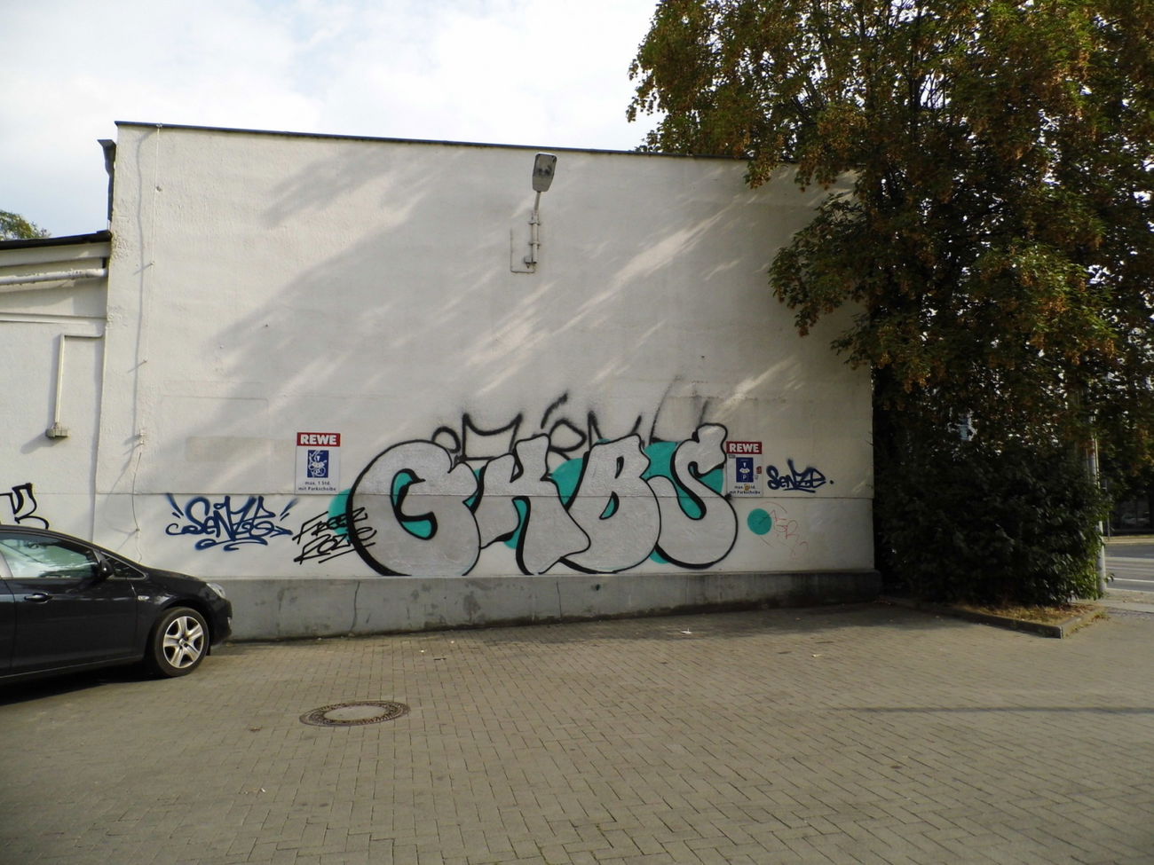 Graffiti Bombing - Photo by staubsauger - GKBS, Leipzig