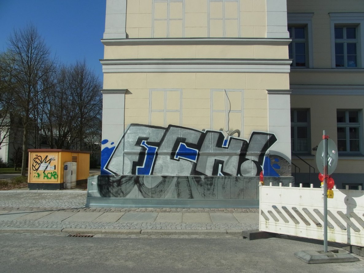 Graffiti Bombing - Photo by staubsauger - FCH, FC, HANSA