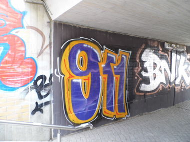 Graffiti Bombing - Photo by staubsauger - 911, Leipzig