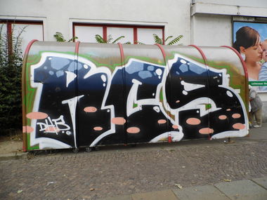 Graffiti Bombing - Photo by staubsauger - RCS, Leipzig