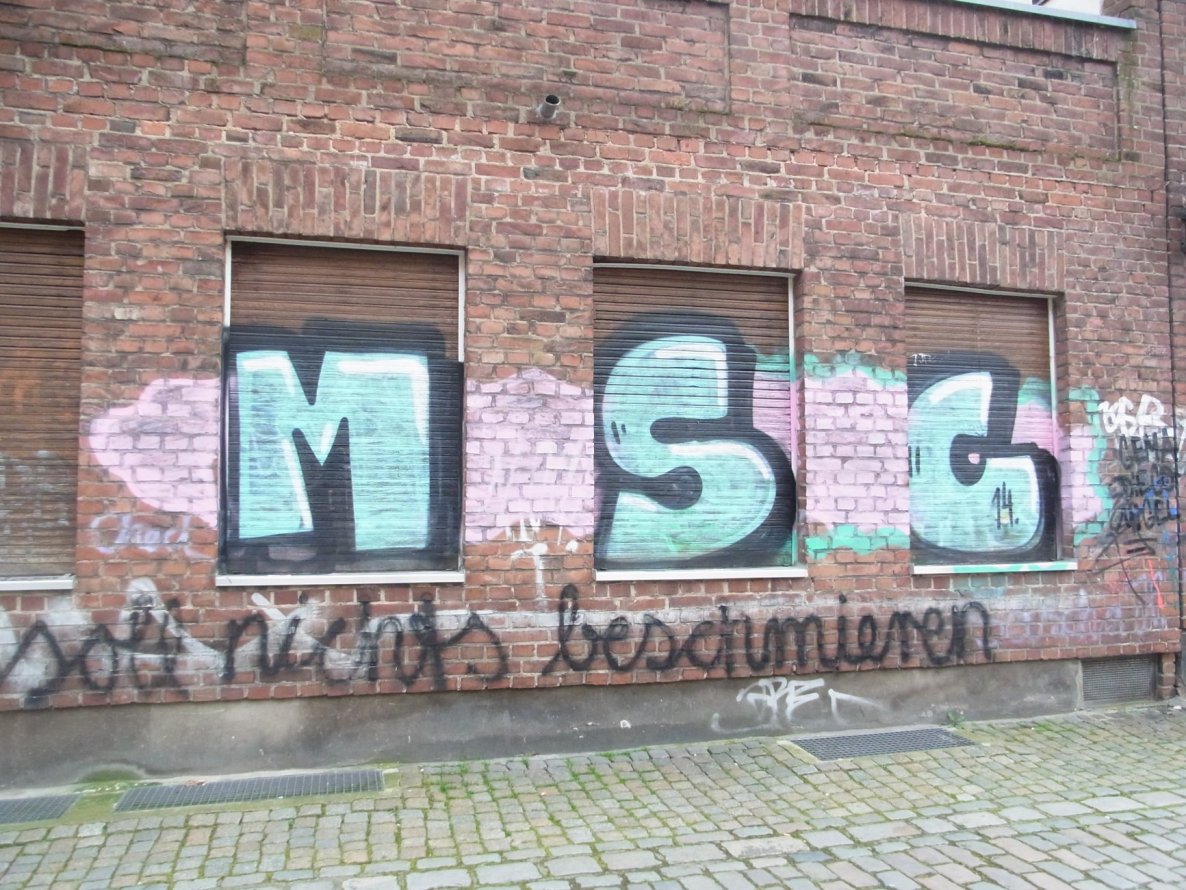 Graffiti Bombing - Photo by staubsauger - MSC, Düsseldorf