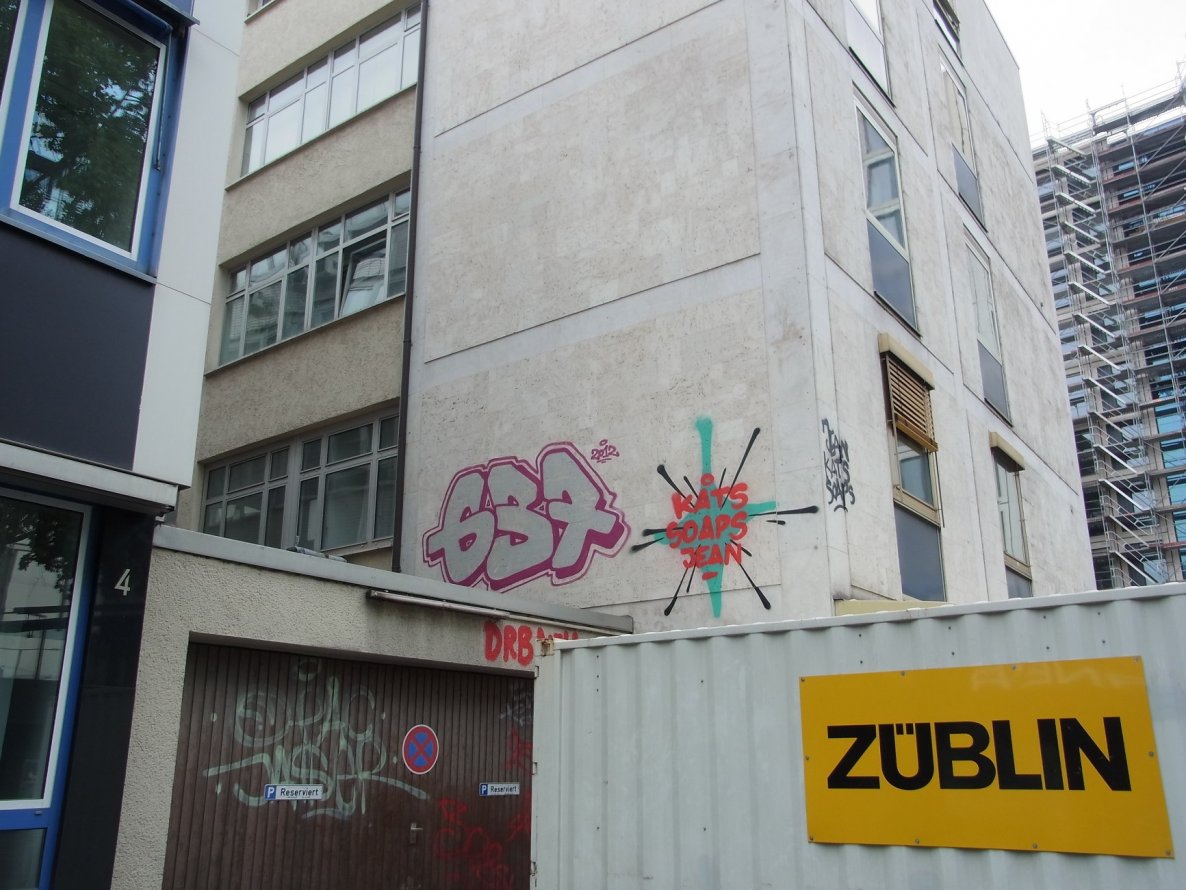 Graffiti Bombing - Photo by staubsauger - 637, Stuttgart