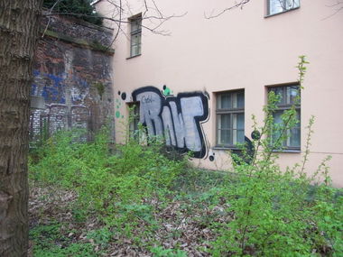 Graffiti Bombing - Photo by staubsauger - RAW, Prag