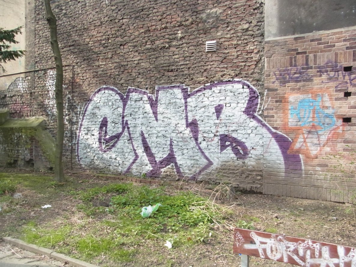 Graffiti Bombing - Photo by staubsauger - CMB, Dortmund