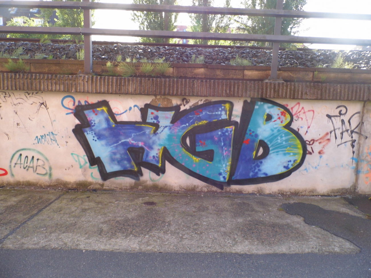 Graffiti Bombing - Photo by staubsauger - HGB, Rostock