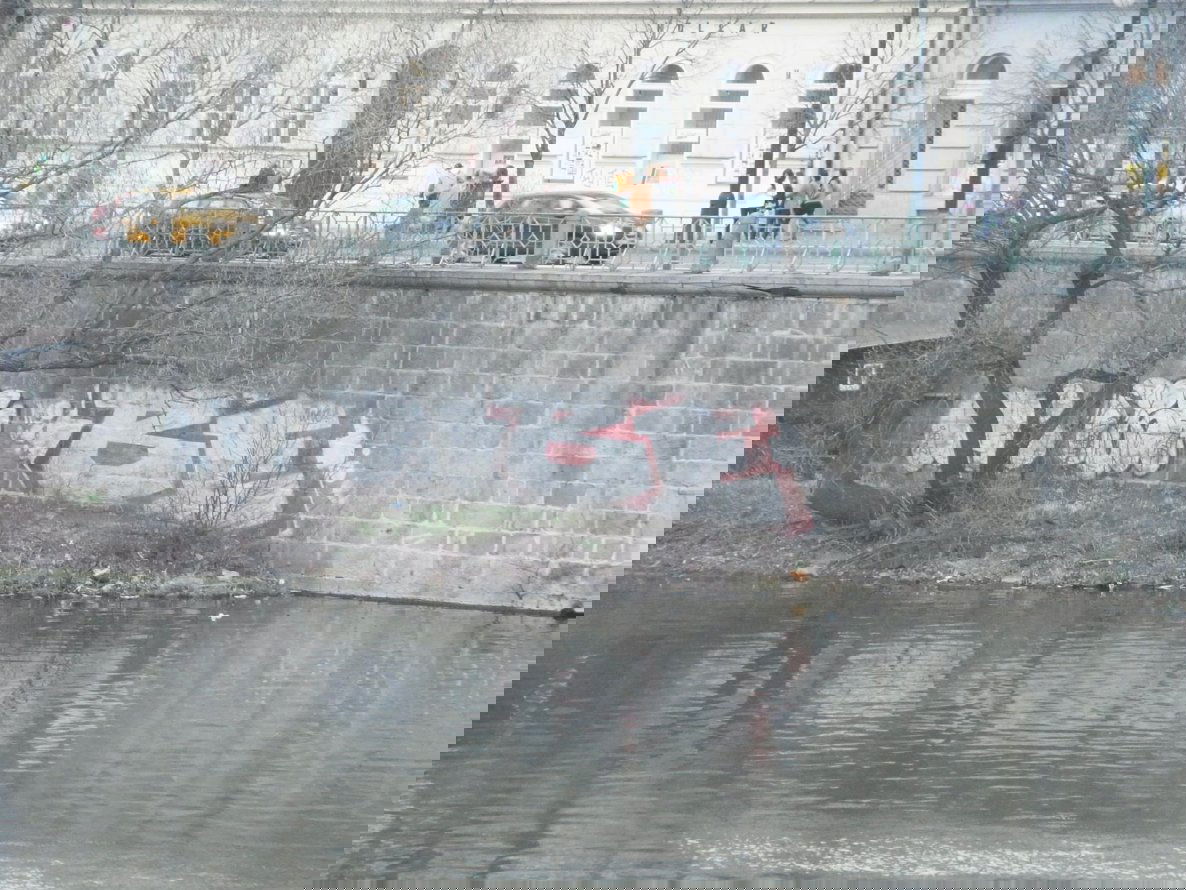 Graffiti Bombing - Photo by staubsauger - BE, Post, Oipse