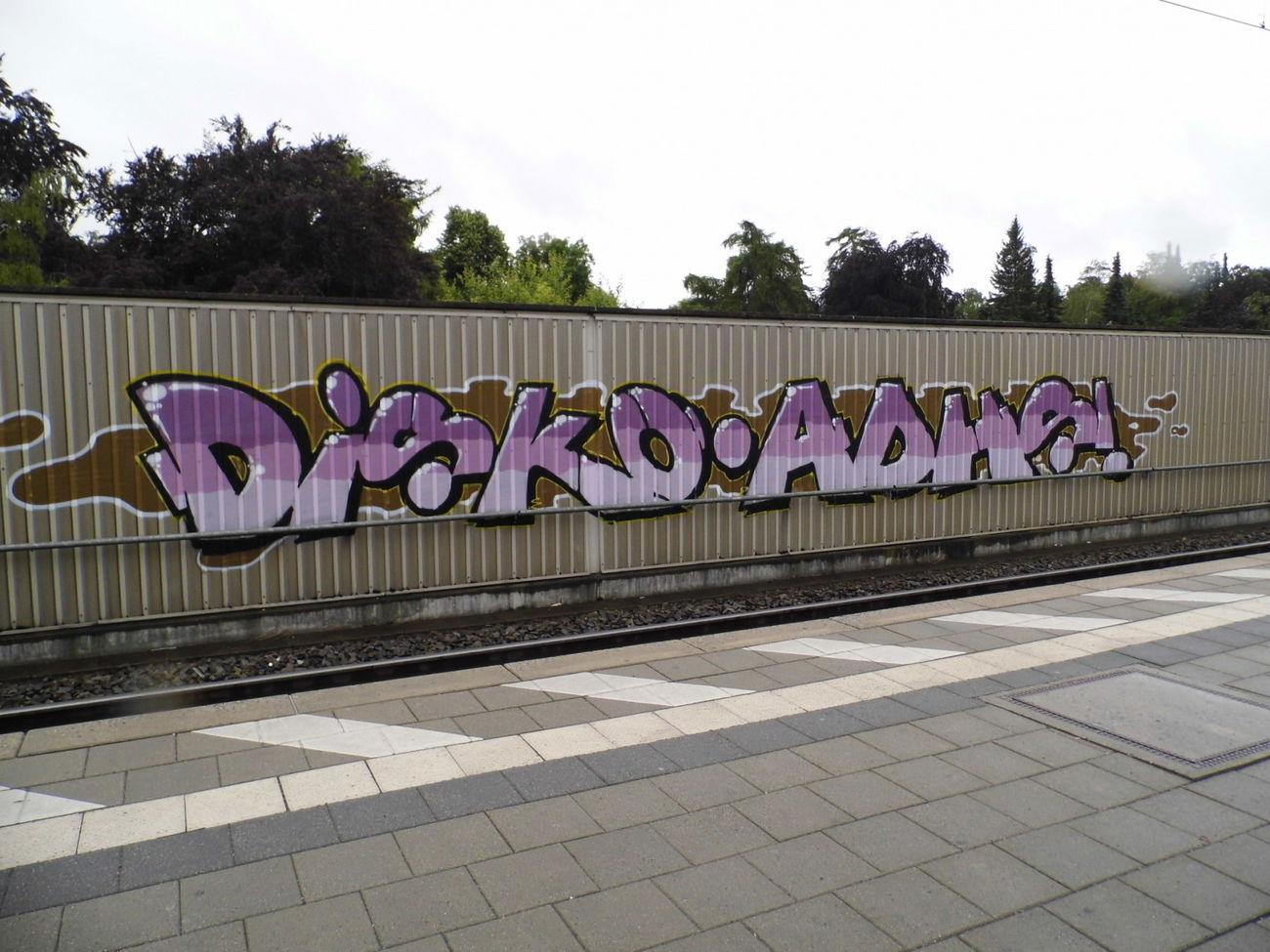 Graffiti Bombing - Photo by staubsauger - Disko, ADHS, Augsburg