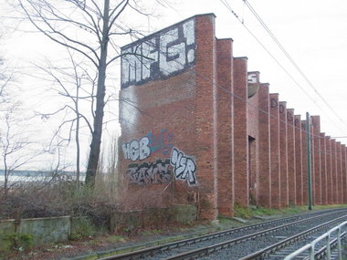 Graffiti Bombing - Photo by staubsauger - Game, NSR, HGB