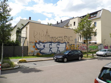 Graffiti Bombing - Photo by staubsauger - 911, Leipzig
