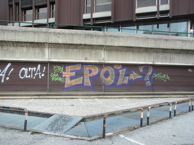 Graffiti Bombing - Photo by staubsauger - Epoi, Bolzano