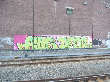 Graffiti Bombing - Photo by staubsauger - Ains, Dsor, Düsseldorf