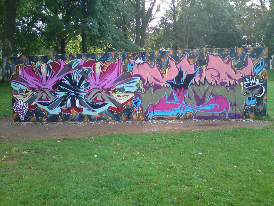 Graffiti Wall in bonn - Photo by stencilartist - ges, sime, oh