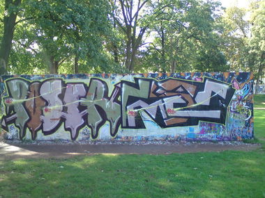 Graffiti Wall in bonn - Photo by stencilartist - postr, nozz