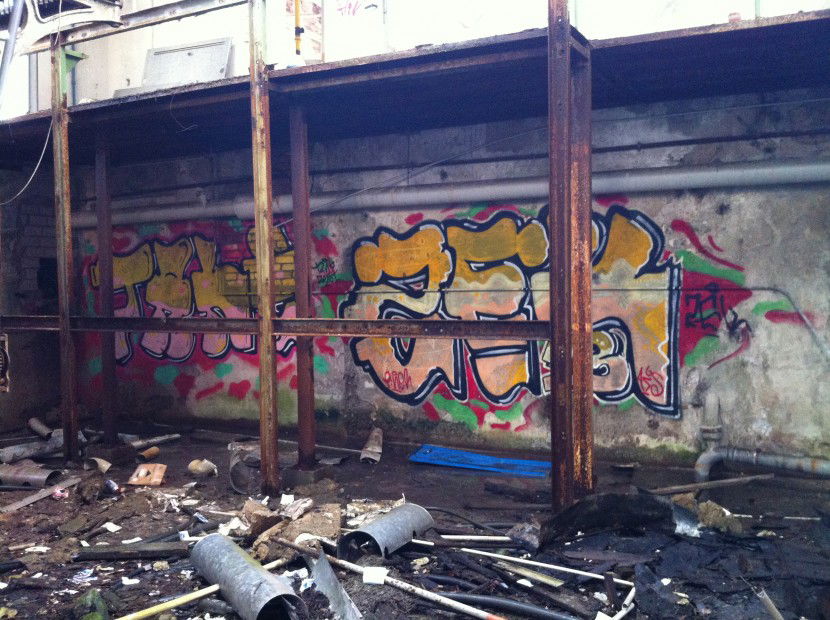 Graffiti Wall in Germany - Photo by stencilartist - tane, zek