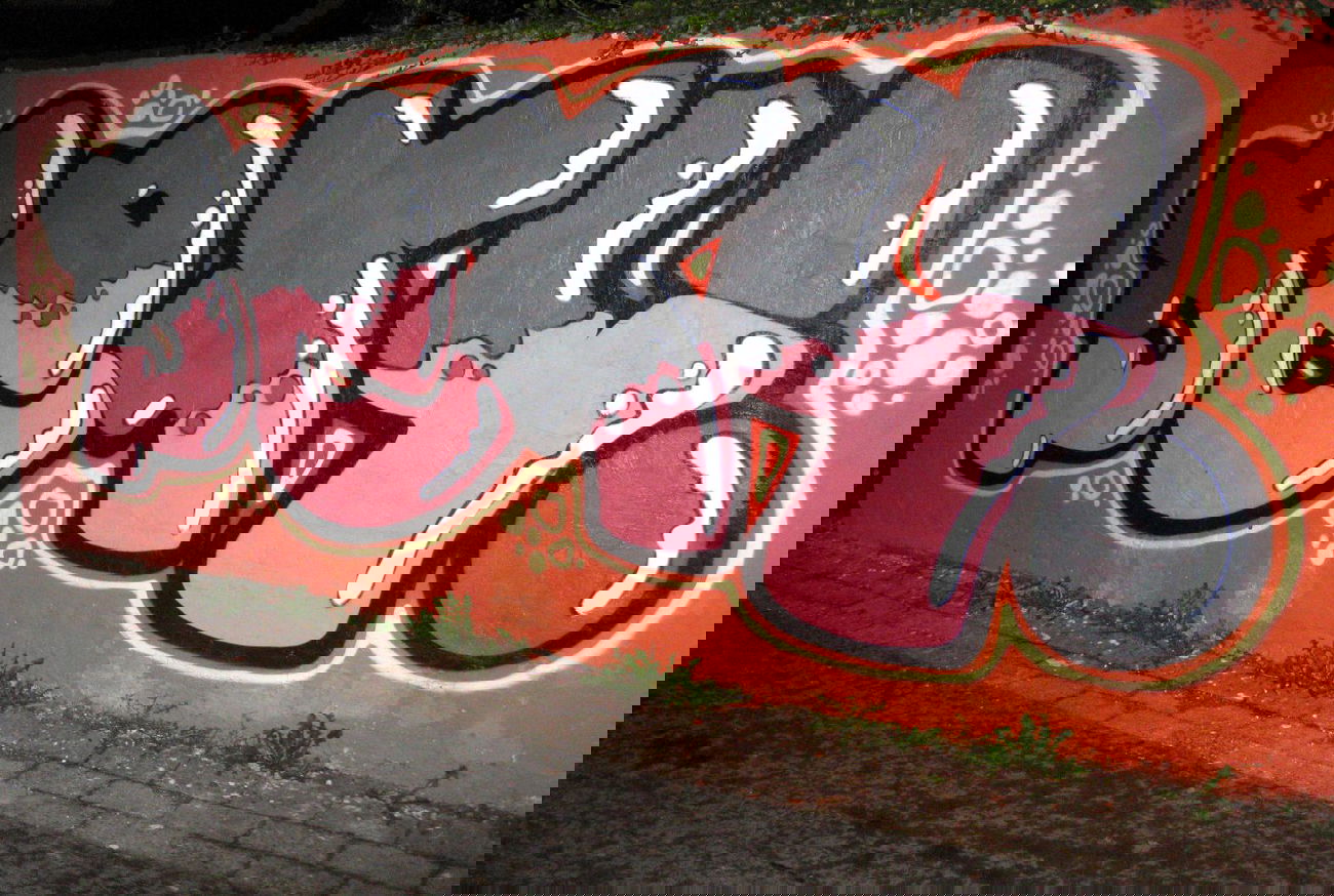 Graffiti Wall - Photo by stencilartist - bexy, bexa, oh